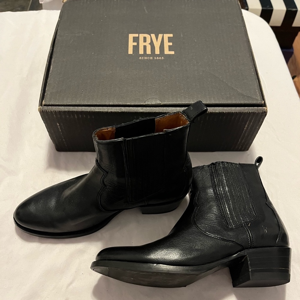 Fyre Diana Chelsea Boots
